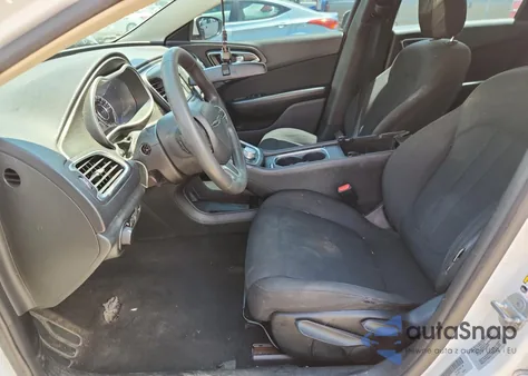 2015 Chrysler 200 Limited z USA, uszkodzony, nr VIN 1C3CCCAB6FN715466